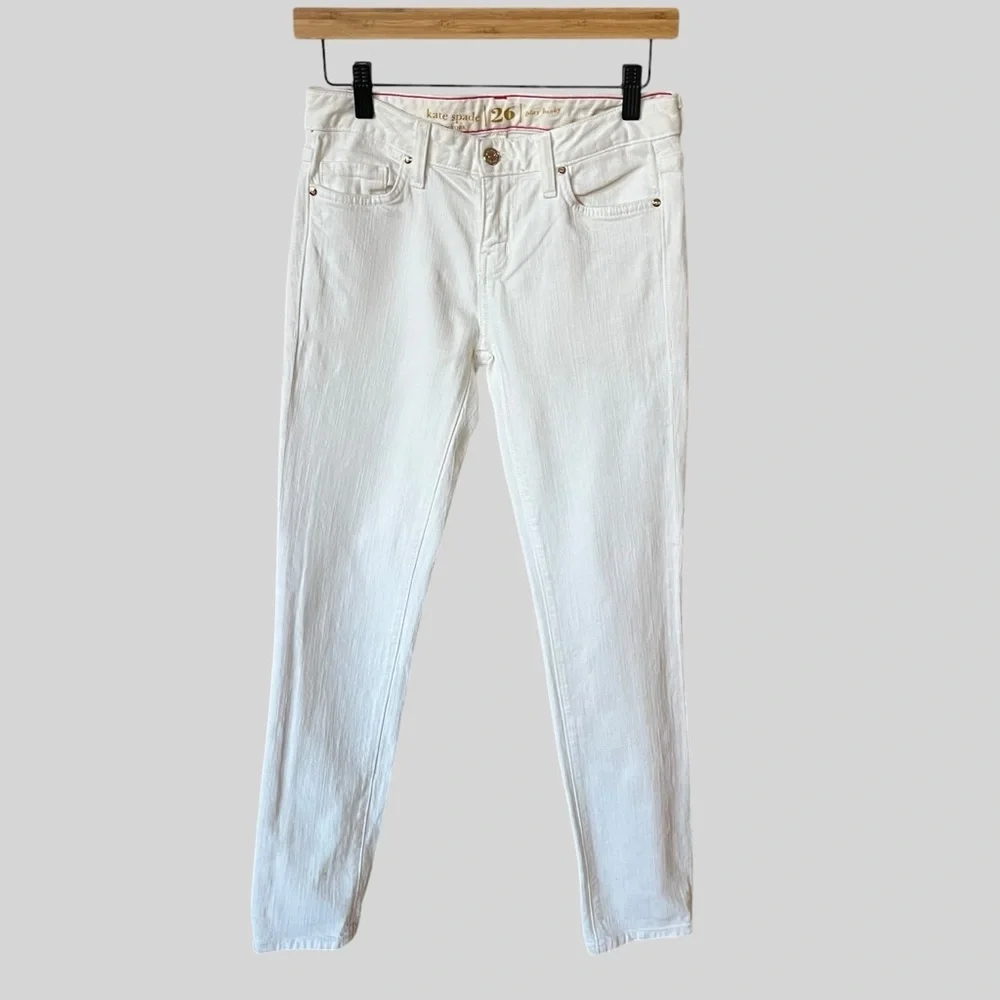 Kaye Spade play hooky White Jeans.